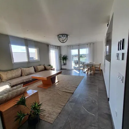 Magnifique Villa-piscine-clim ז'וביניה