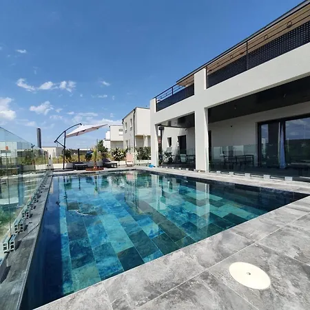Magnifique Villa-piscine-clim * ז'וביניה