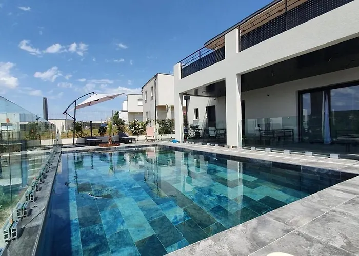 Magnifique Villa-piscine-clim * Juvignac